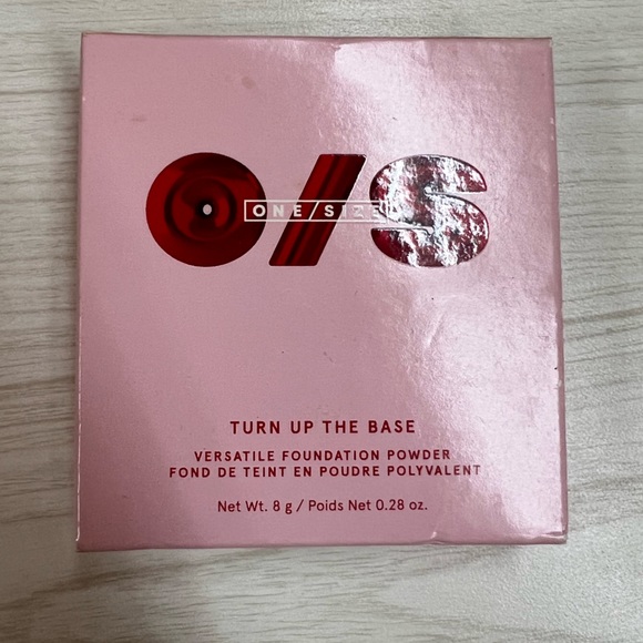 One Size by Patrick Starr Turn Up the Base Versatile Powder Foundation - Picture 2 of 5